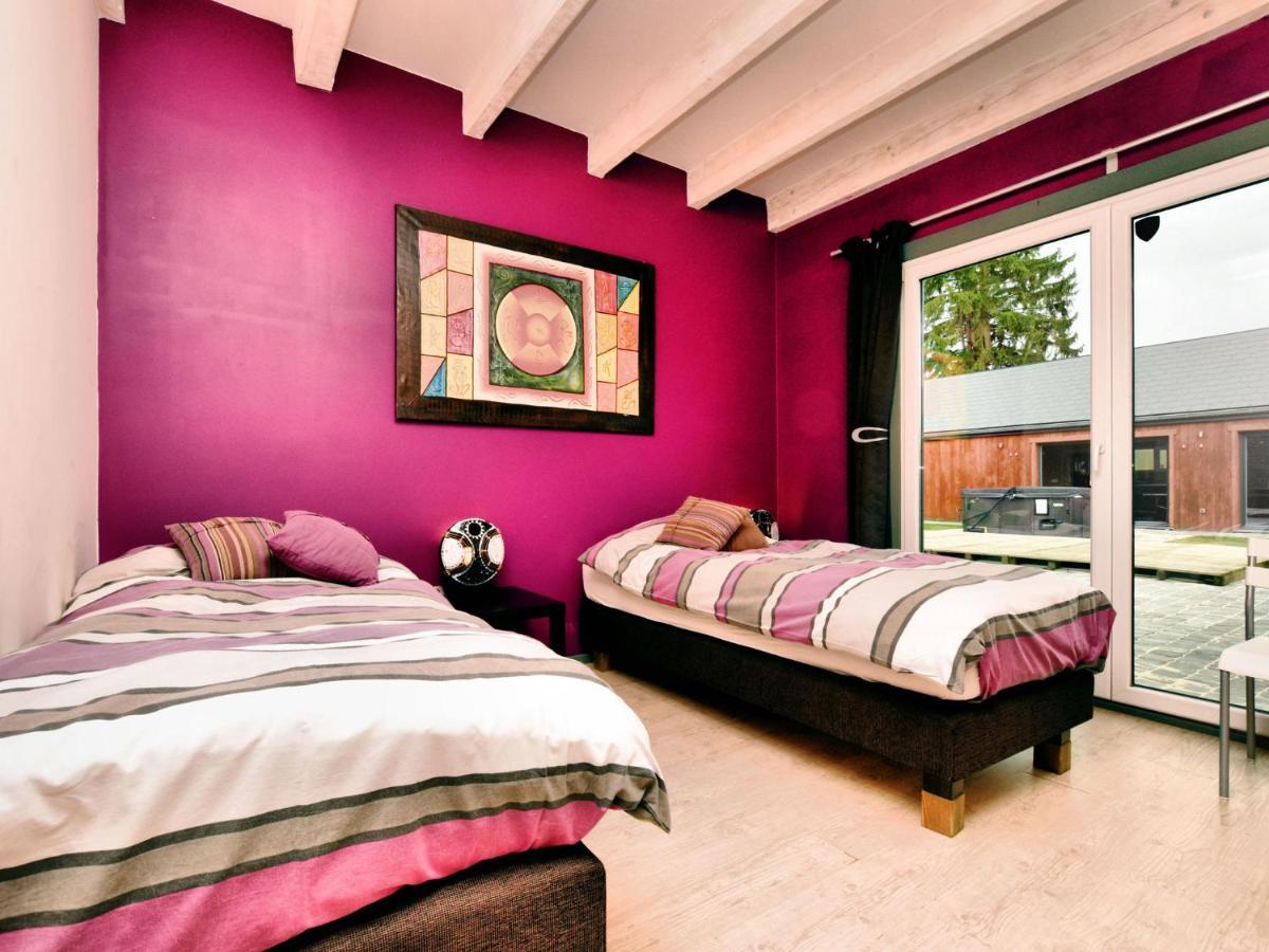 Beautiful Villa With Heated Outdoor Pool Manhay 외부 사진